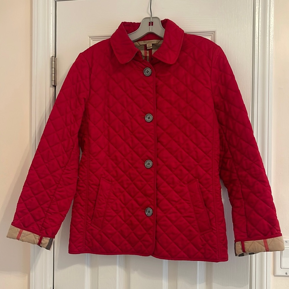 ATHENTIC Excellent condition like new Burberry quilted jacket